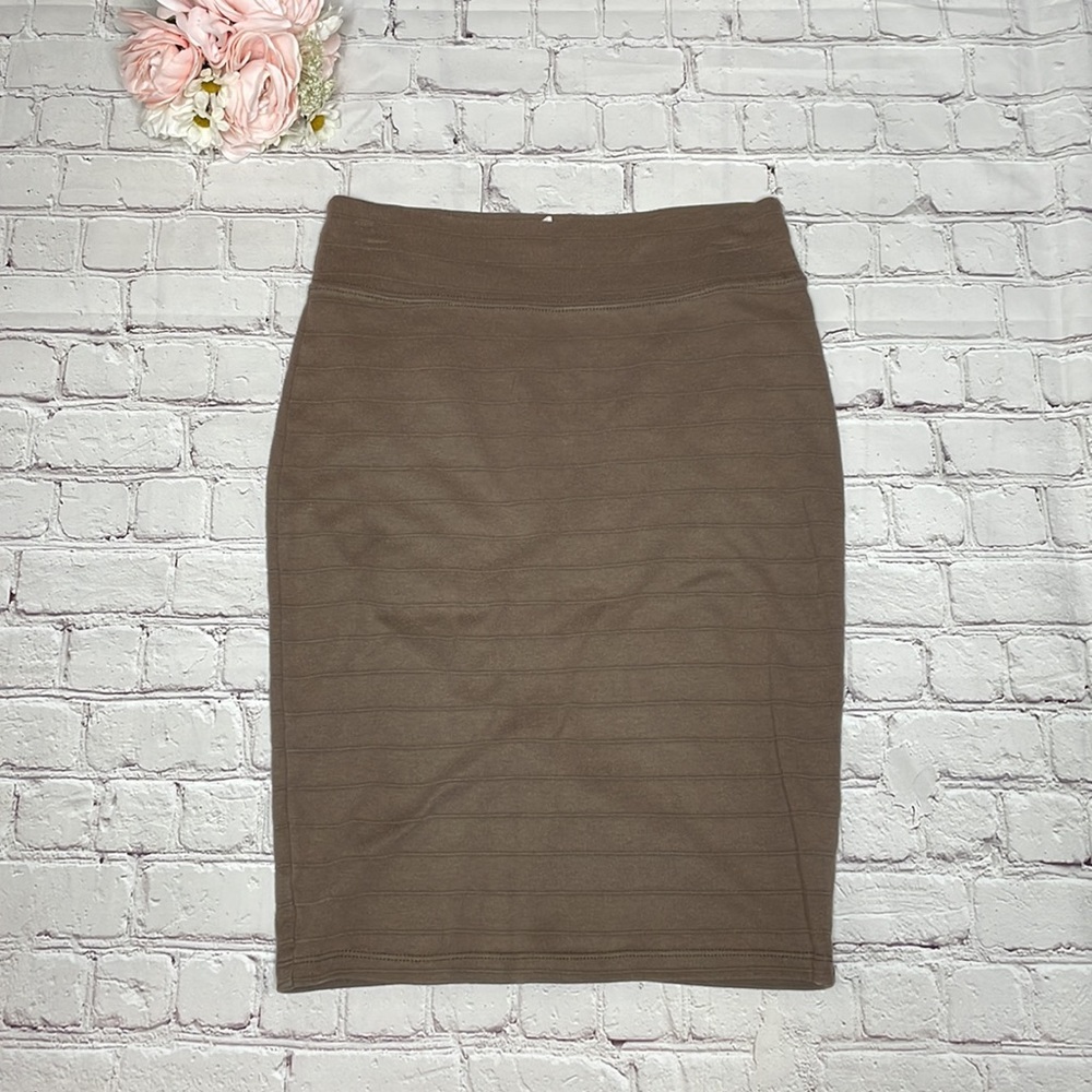 Forever 21 Tan Pencil Skirt
